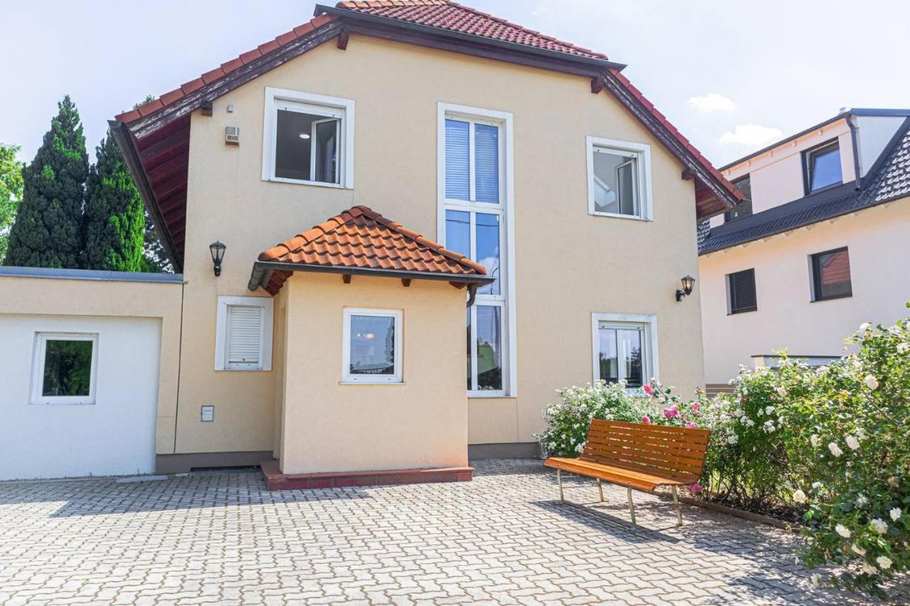 Comfortable Rooms In A Beautiful House Gd Vienne Extérieur photo